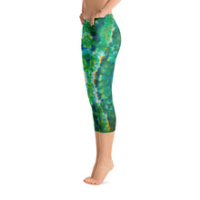 Load image into Gallery viewer, Emerald Isles' Capri Leggings