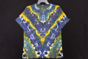 Men's reg. T shirt Large #1737 Chevron design $80