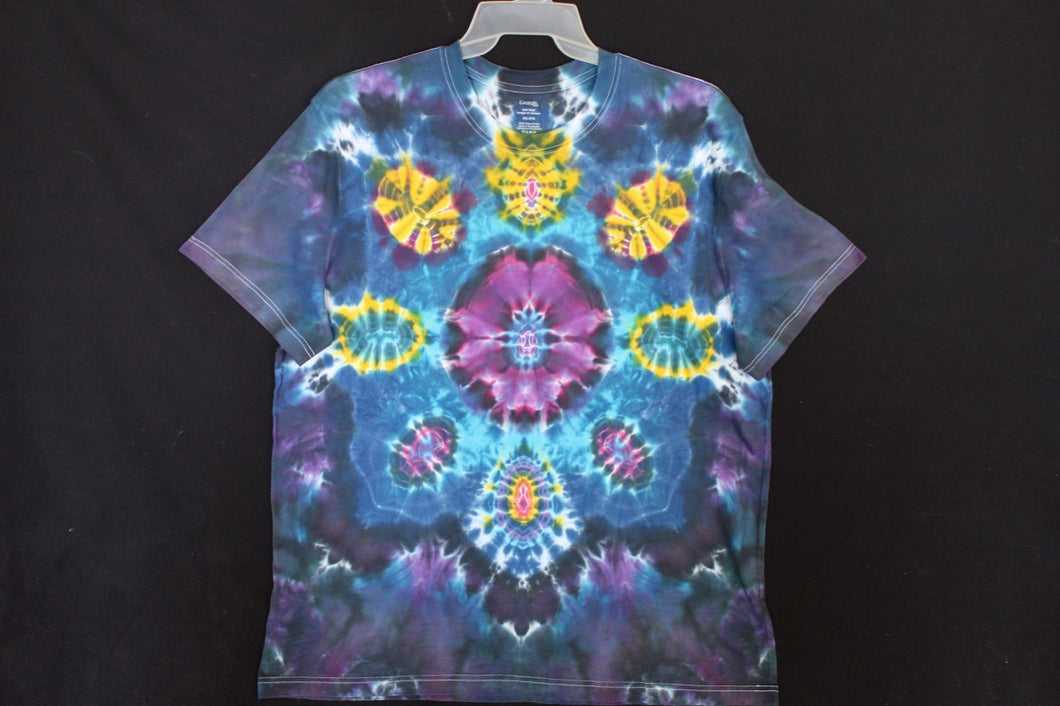Men's reg. T shirt XXL $1744 Mandala with Scarabs design $100