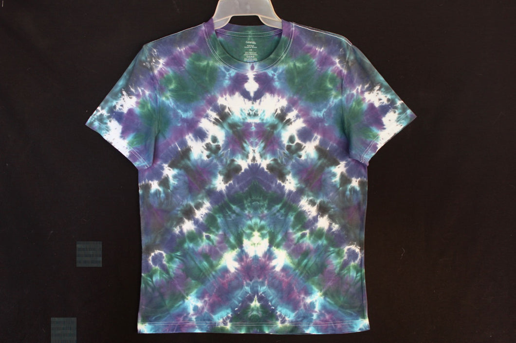 Men's reg. T shirt Large #1869 Chevron design $80