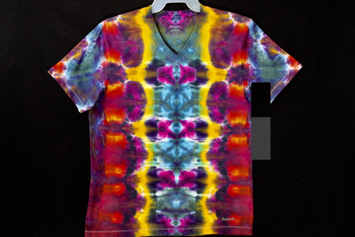 Men's stretch V neck T shirt Medium #2594 Totem design $80