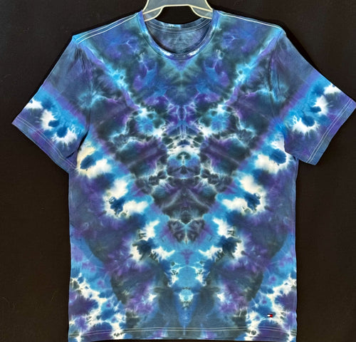 Reg. Cotton T shirt ( Hilfiger brand) Large #4789 Chevron design $85