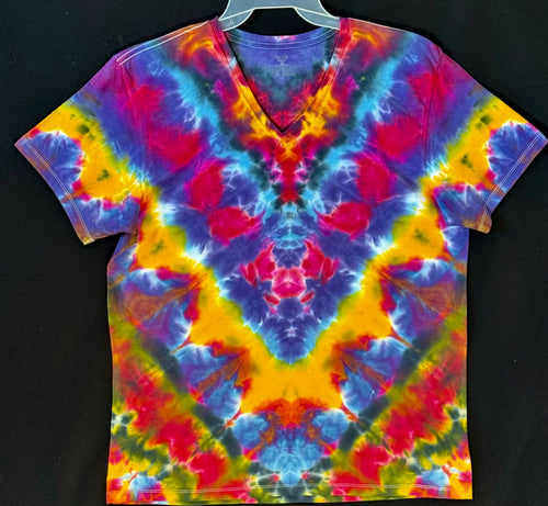 V neck Cotton T shirt ( Calvin Klein brand ) Large #4793 Chevron design $90