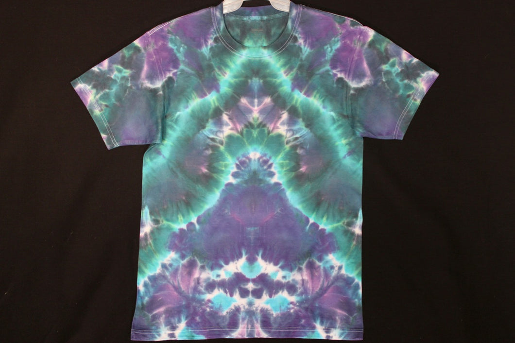 Men's reg. Winter weight (Kirkland brand) T shirt Medium #1139 Pyramid design $90