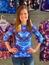 Load image into Gallery viewer, Out of the Abyss&#39; Women&#39;s Rash Guard
